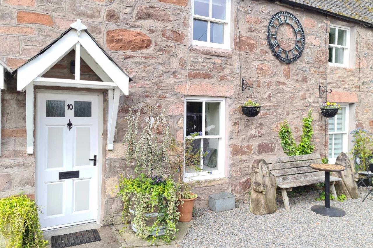 Alexander Courtyard Apartment Inverness Bagian luar foto